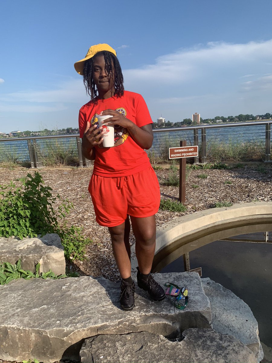 itspapii___'s tweet photo. #whoswhoatkysu 
•Sophomore
•Biology Pre-Prof.📚
•KUMA (Pre-Med Academy) 🩺 
•IM IN THE BAND YA FEEL ME🎶🐎 
•SSS (student support services)
•ACE tutor (anatomy &amp; phys)
•RA🙄 https://t.co/N7zKbQopAT