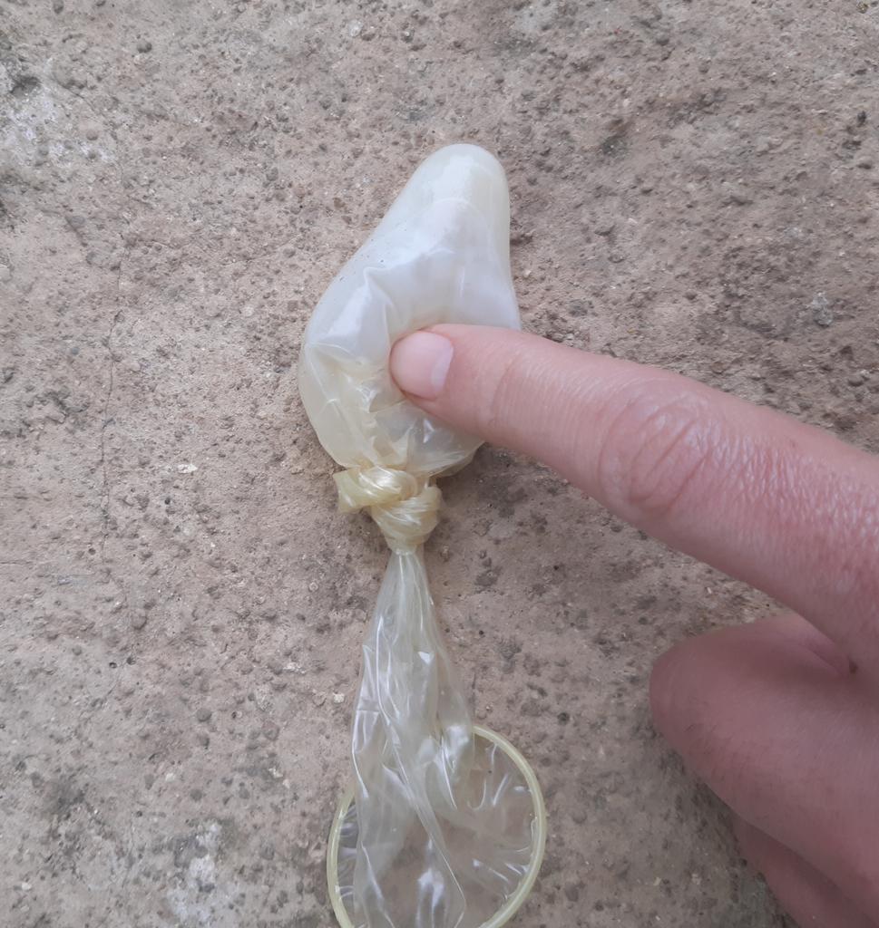 DeFetish's tweet photo. #foundedcondom #filledcondom https://t.co/8SwuFiG511