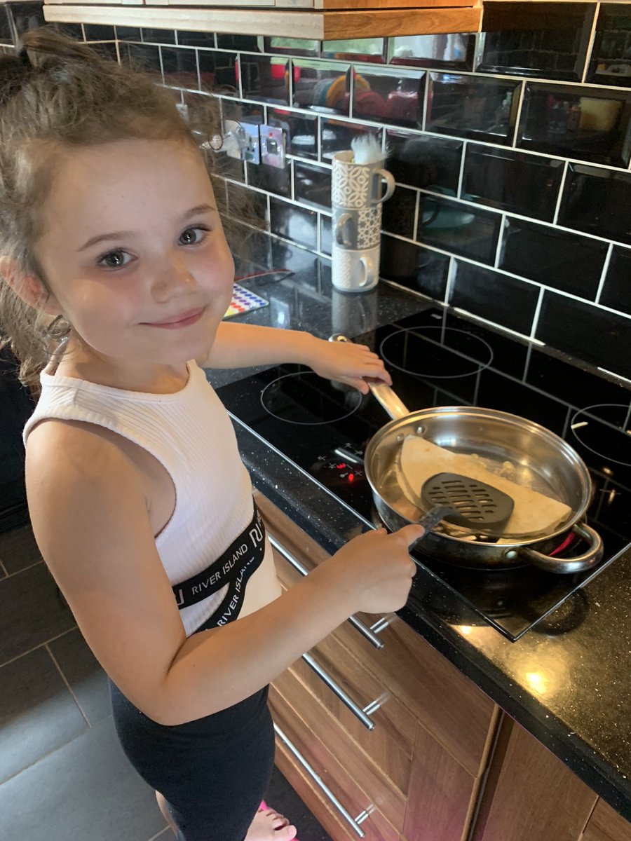 232Nikki's tweet photo. Ruby learning how to make quesidillas 🌮 @MrsDoudie_P3 https://t.co/69amD2zZfV