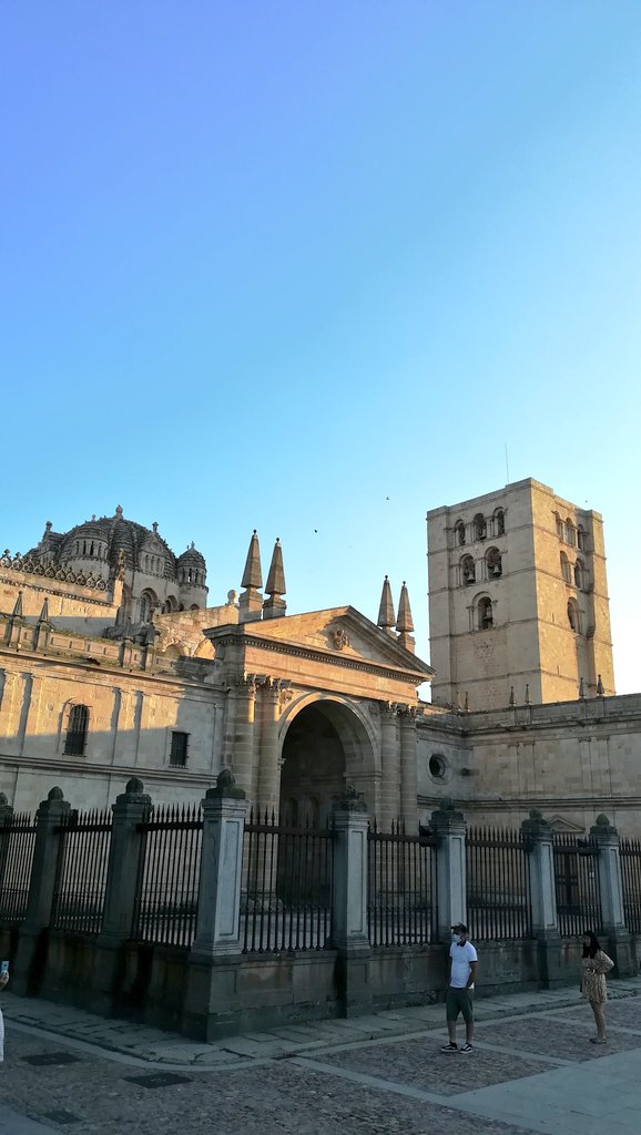 #mifotoromanicaencyl es un paseo  por #Zamora, ya que con más de 20 iglesias de este estilo que hay por la ciudad , no sé cuál elegir