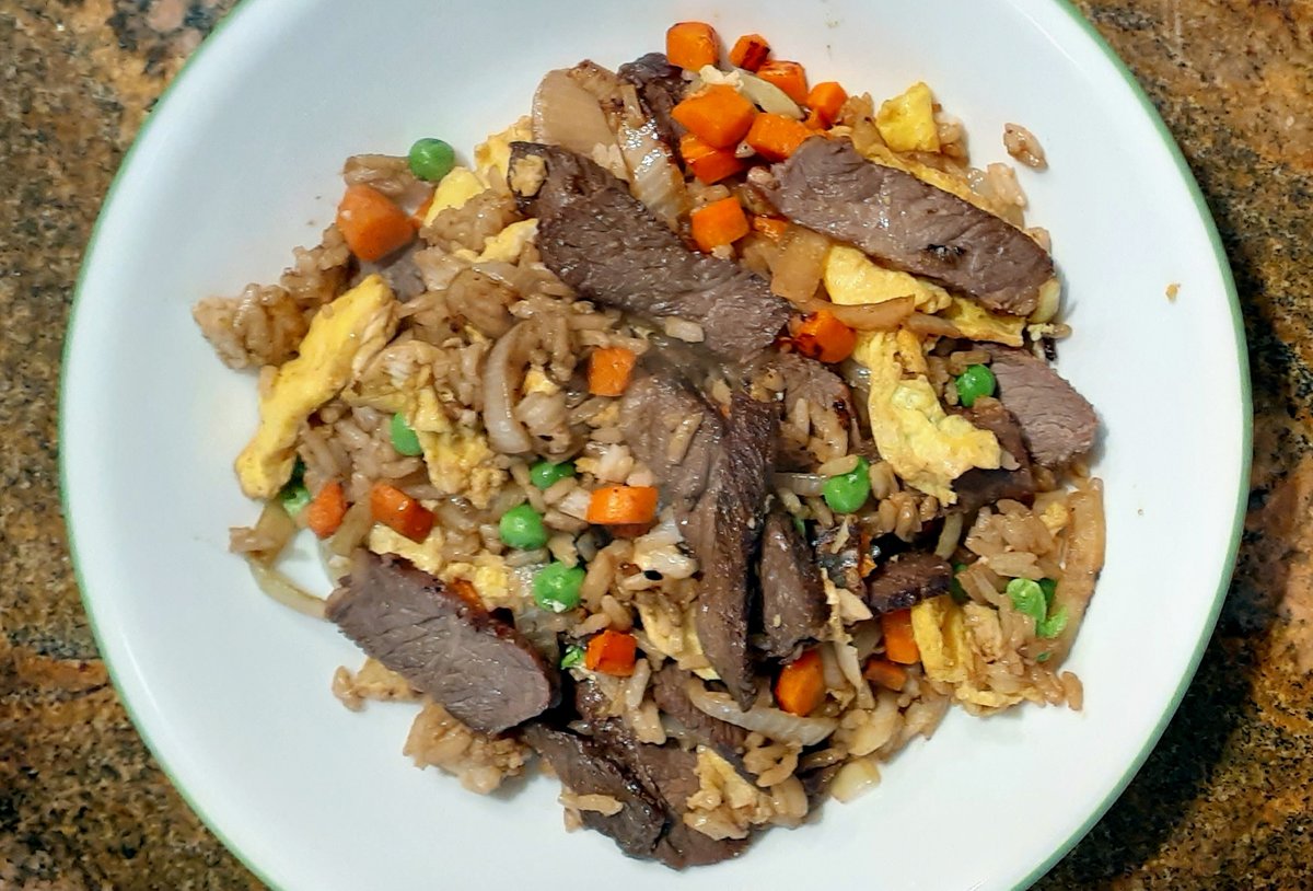 OhYouCook's tweet image. Magic Chinese #restaurant-style #friedrice - take 1-serv leftover steak or chicken for the easiest 4-serv #dinner you'll ever make #kosherrecipes bit.ly/2AVdpGc
