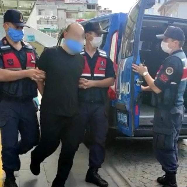52_haber's tweet photo. Ordu'nun Fatsa ilçesiBolaman mahallesinde dün bir kişiyi tüfekle vurarak öldüren şüpheli çıkarıldığı mahkemece tutuklandı. https://t.co/a8SvziH53Z