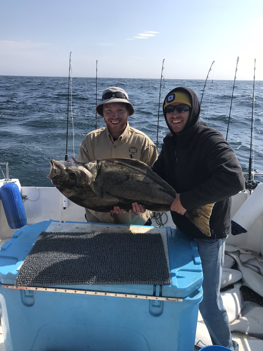 907MASTERSON's tweet photo. @coachaichele @Bill_Dance1 @TNVacation @garminfishhunt #Upper1 #AK Halibut 🎣 https://t.co/35aRZF9dNT