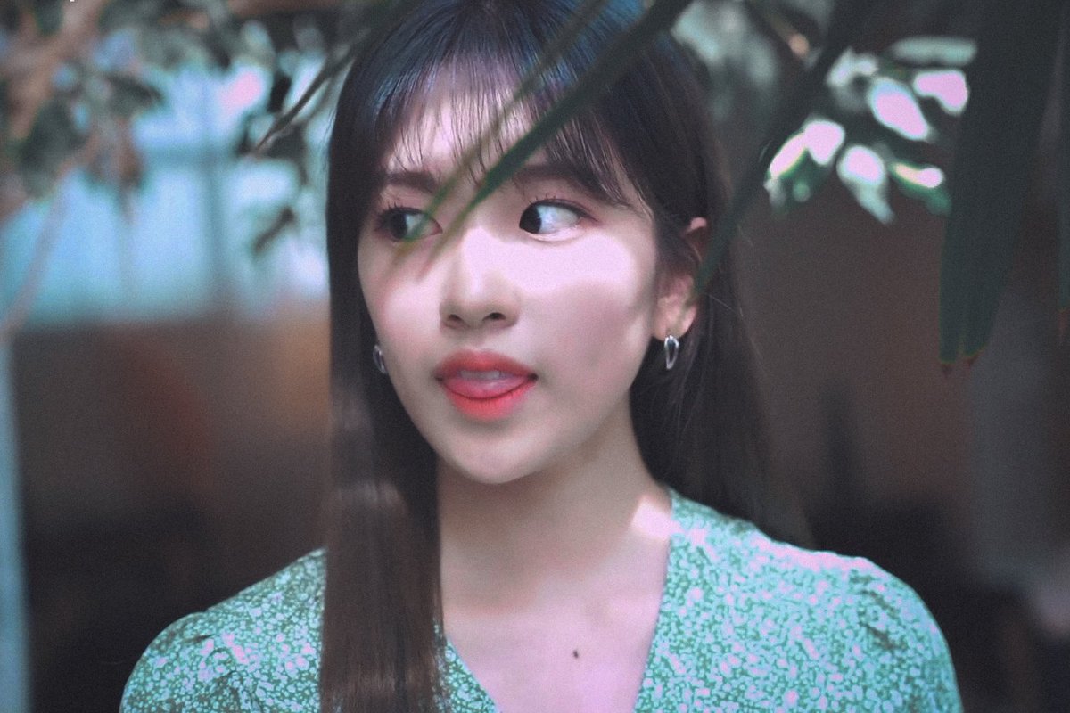 yuddinxg's tweet photo. I’m so pretty! https://t.co/A6kUmkX2jK
