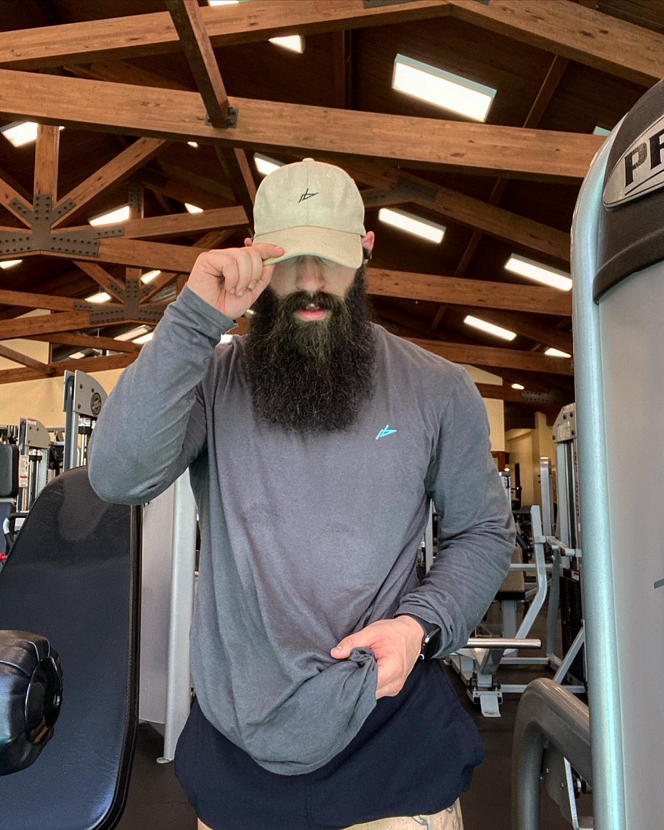 FosterPatout's tweet photo. Got busy on some legs today and Go get y’all some LatchPerformance gear. Men’s and women’s Hats beanies shirts sweaters hoodies crops all that. https://t.co/AwoeFoCDaN