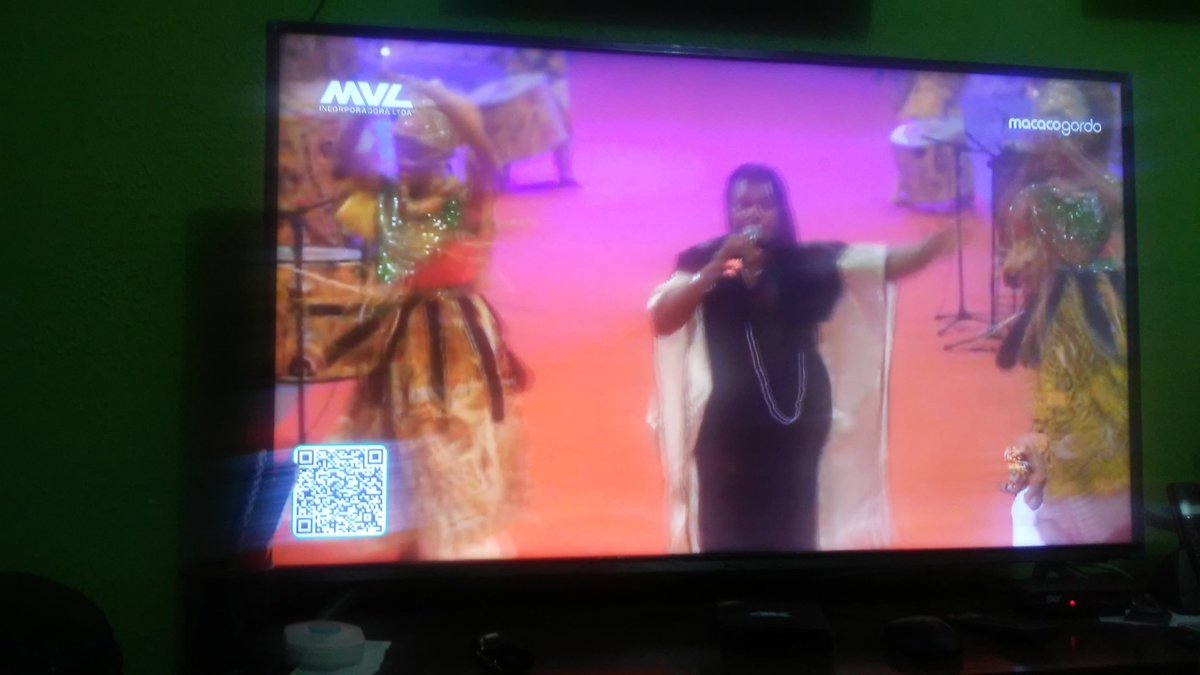 oEdsonJunior's tweet photo. Perfeita a Live do @BlocoIleAiye . Saudades do meu Carnaval de Salvador. #livedoile #perfilazeviche #ileaye #bandaaye https://t.co/vFlNV8J6Jo