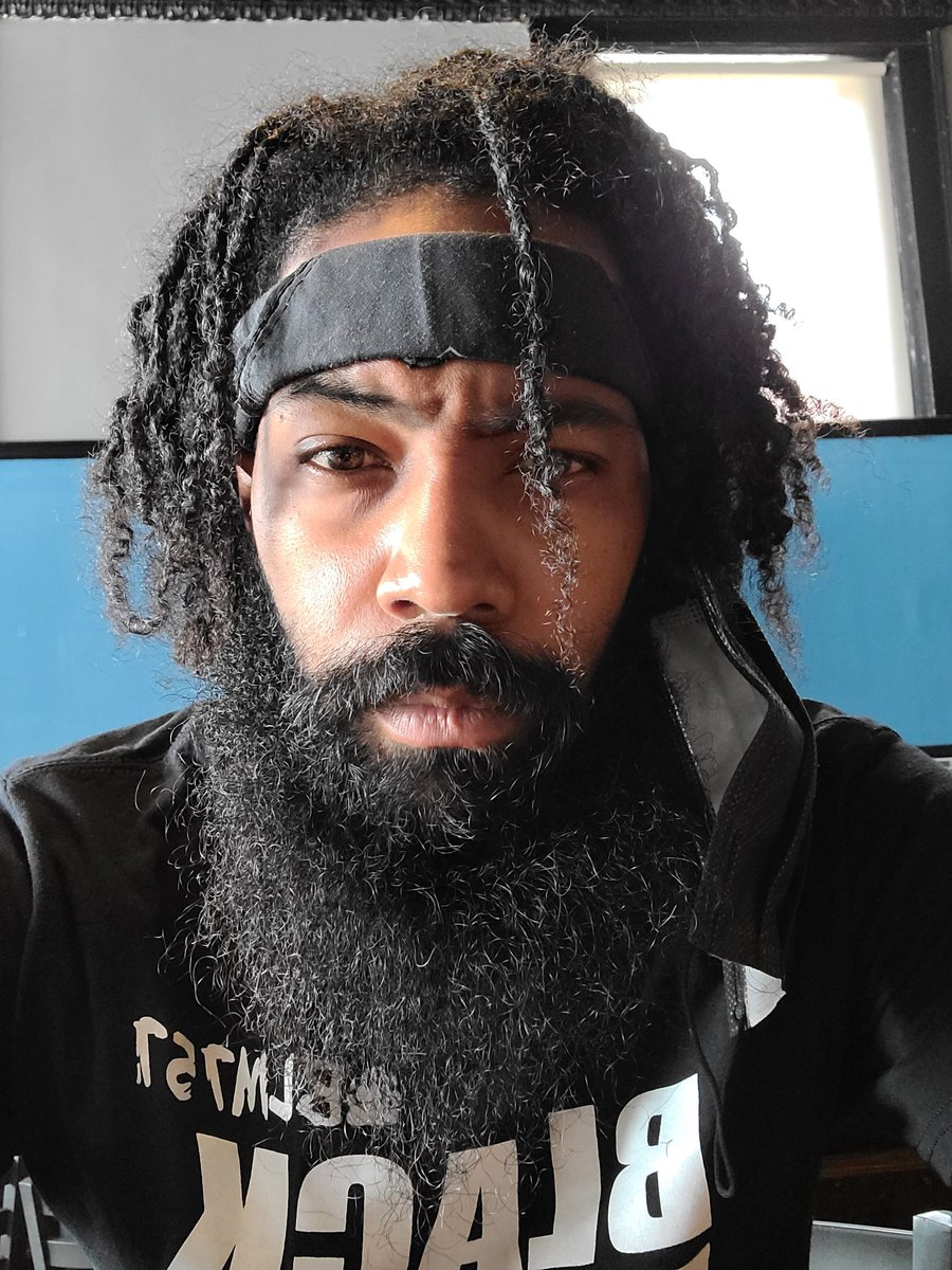 JaPharii_'s tweet photo. Hashtag #AllTheSmoke - #BLM757 #BeardLord #BlackLivesMatter #Beard #BeardLife #SundayFunday #Beards #RVA #Sunday #SundayFunday https://t.co/MkHhq3aTS8