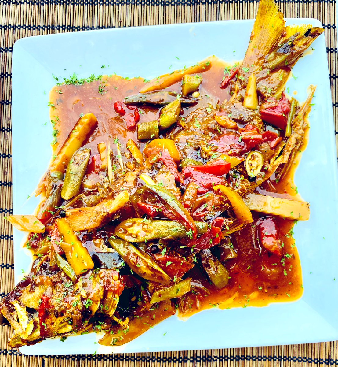 annmarievazja's tweet photo. This #brownstew snapper was everything!! How I muss lose the #13lbs when my resistance so low...#weakfence🙌🏻😭😅😍🇯🇲❤️ https://t.co/e1caXry1gj