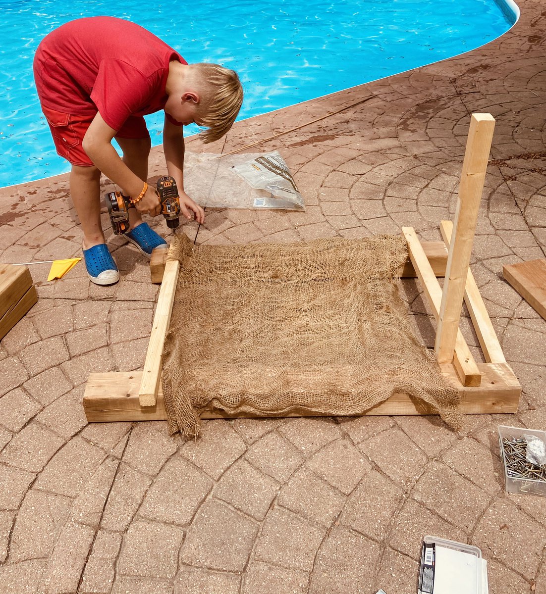 davemalda's tweet photo. We built a raft #RaftBuilders #Raft #Water #Pool https://t.co/EY8cw5Bg8n