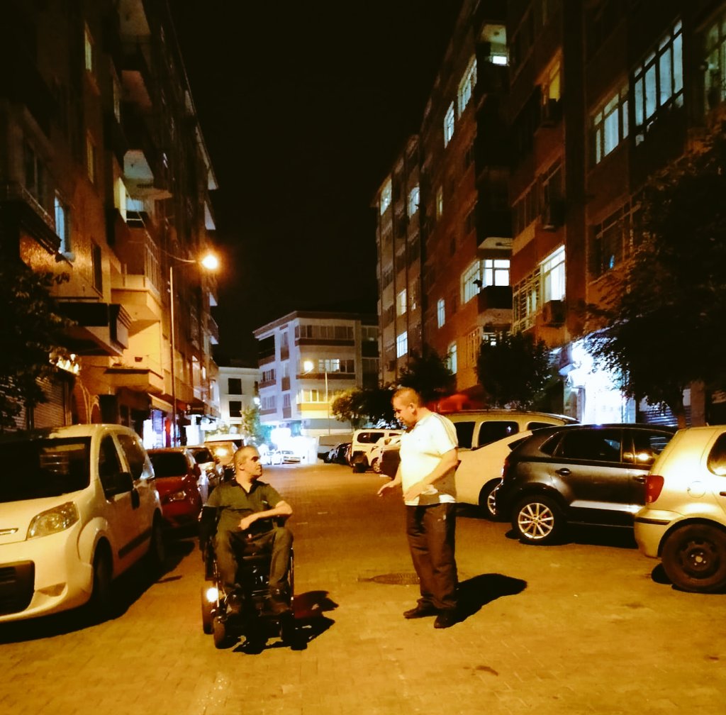 Mahallemizde bulunan Kaldirim ve sokakların gecişlerindeki engelli rampaları <a href="/umutbizdevariz/">umut biz de varız</a> Derneği Bşk <a href="/GaziogluAk/">Akın Gazioğlu</a> 2 saat bizzat gezerek kontrol ettik.
Sorunlu olan yerleri not aldik.
Cözüme kavuşturma noktasında gerekli yerler ile irtibata gecip cözüme kavuşturacağiz inşallah