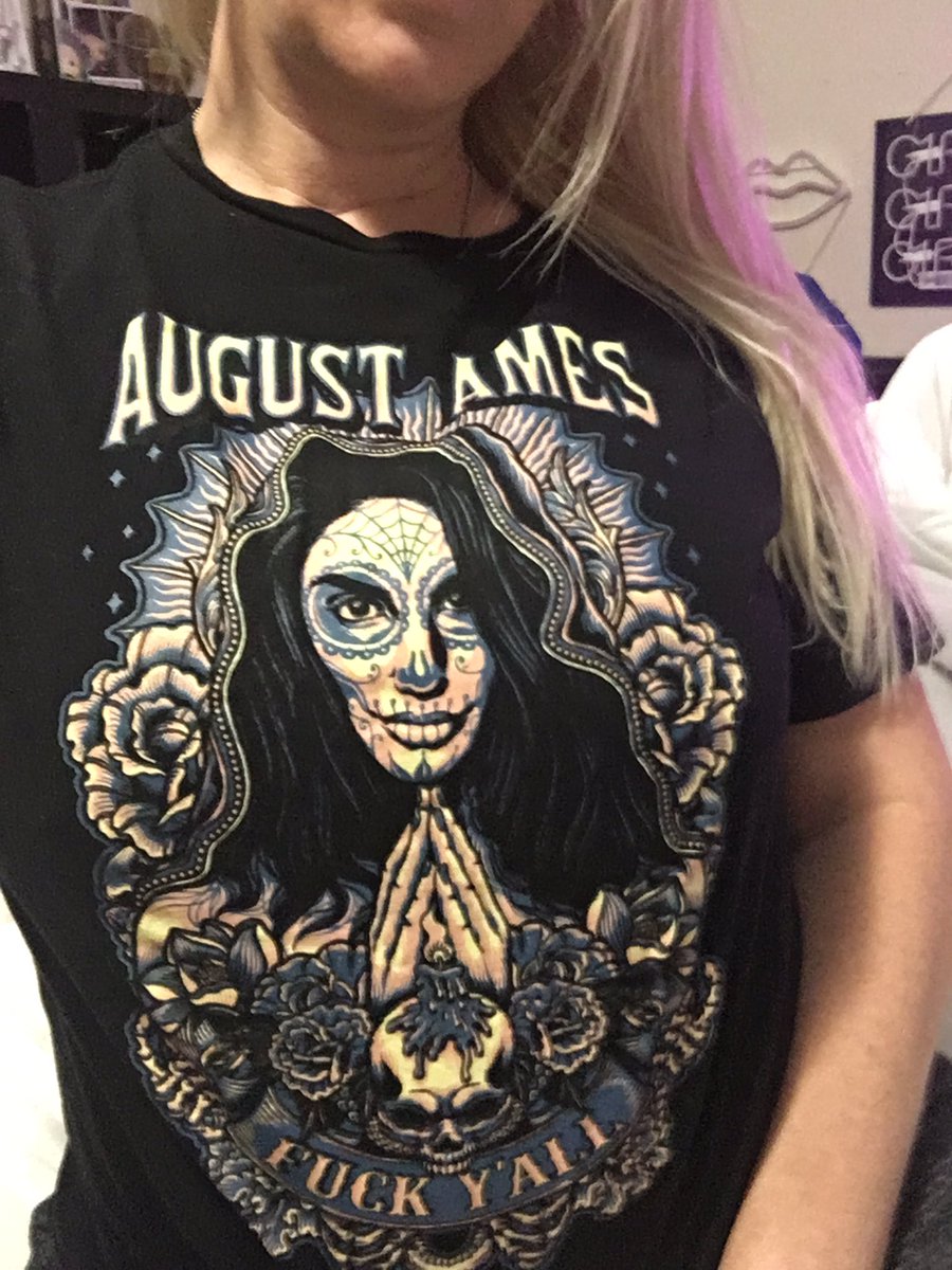 alanaevansxxx's tweet photo. Ever have one of those moments when someone posts a picture and you want to post a comment so badly, but you know it would just start a fight? Well instead of fighting, Iβm just gonna share this. Never forget. NEVER. #RIPAugustAmes https://t.co/4n6eMfcW1T