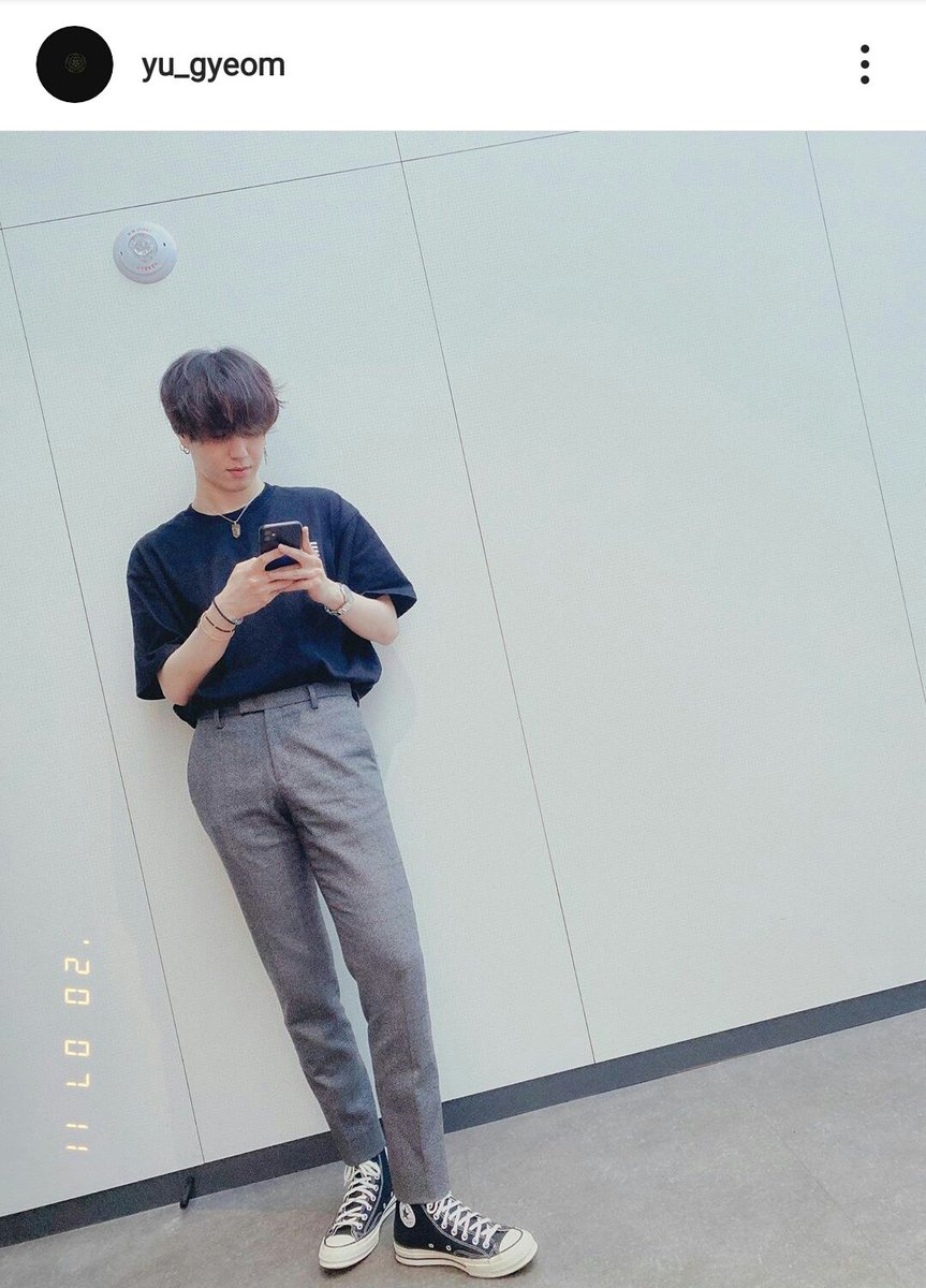 Jinyoung (1 day after) going to the same EXACT spot and taking a full body pic (too) with the same EXACT filter and also posting it on ig is definitely ig boyfriends culture   #Jingyeom  #PepiGyeom