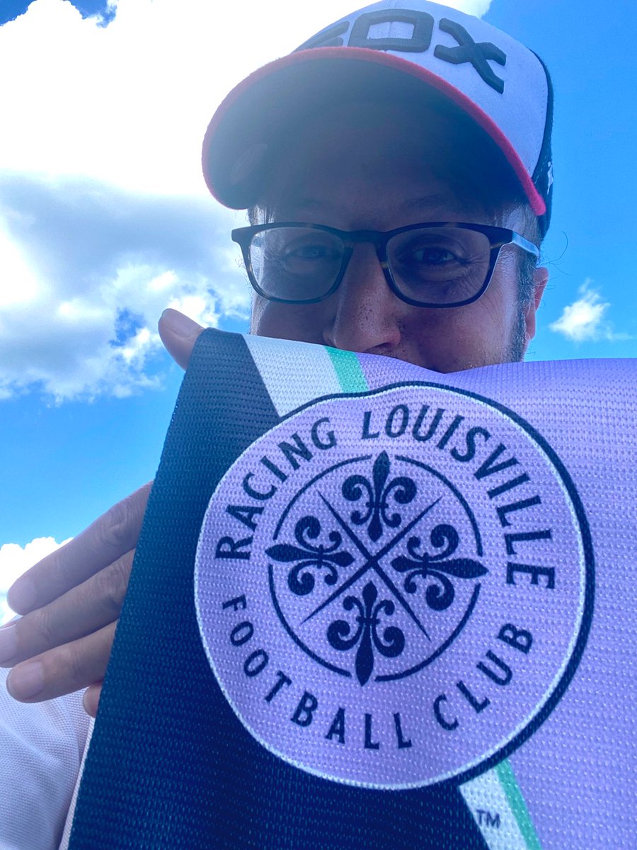MenInBlazers's tweet photo. May your future be as beautiful as your club crest @RacingLouFC 🙌🍻🇺🇸 https://t.co/p41PfwdDJ7