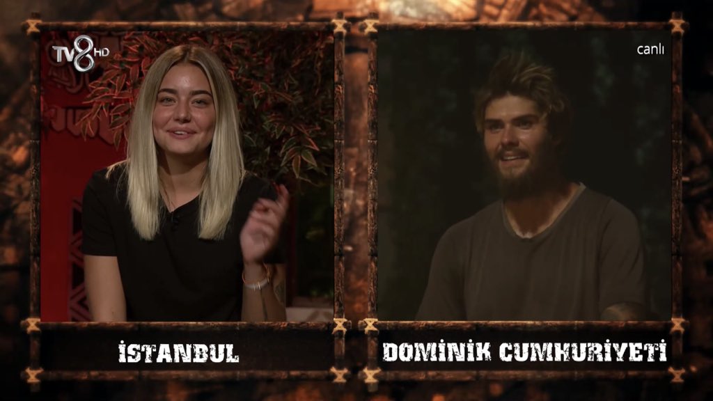 Azerima1's tweet photo. Aycan saclariyla birlikte beyninede düz fon cektirmis.sanirim
Sordugu sorunun aptaliği Acunu bile  sinirlendirdi

#Barismuratyağcı
#survivor2020final https://t.co/kyOBElbnPa