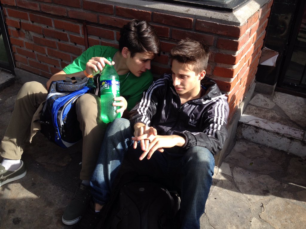 juanortelli's tweet image. Qué le estará diciendo @LITkillah a @_wosds3 en esta foto? 👀