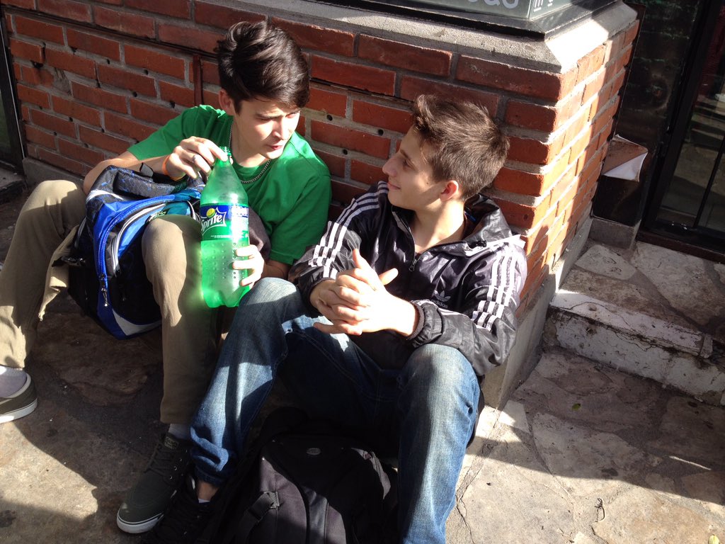 juanortelli's tweet image. Qué le estará diciendo @LITkillah a @_wosds3 en esta foto? 👀