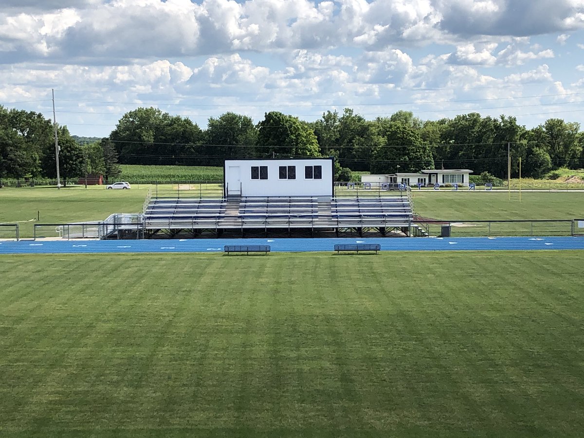 FBStadiumsUSA's tweet photo. Awesome stadium here in Cresco, Iowa, home of the @CadetsCentral football! https://t.co/R6pMAwD1zm