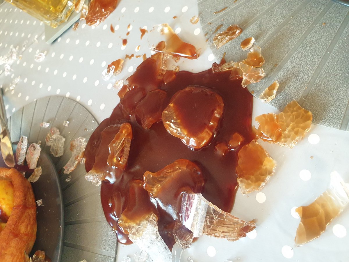 LydiaMerifield's tweet photo. @AsdaServiceTeam Asda jug exploded at the dinner table 😡 https://t.co/A5jgDeow2p