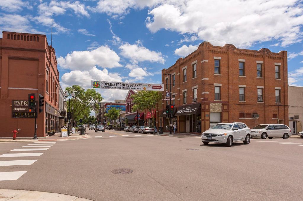 RaspberryFest's tweet photo. The festival encourages you to shop at Hopkins businesses on Saturday, July 18! Shop, Eat, and Drink your way through Hopkins! Signup with Memorial Blood Centers to donate blood at The Commons - 915 Mainstreet. #Hopkins #RaspberryFestival #ShopHopkins https://t.co/zw9WQOmNdP
