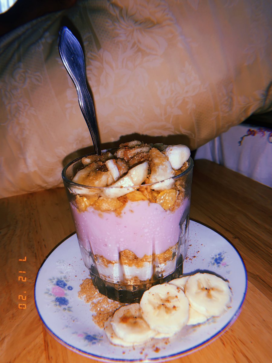 keeeturah's tweet photo. that barista shit in my blood now๐
got me doing the mostest
#boujeeshit
#baristashit
#badgyal
#dunkno https://t.co/iS7VocKv6o