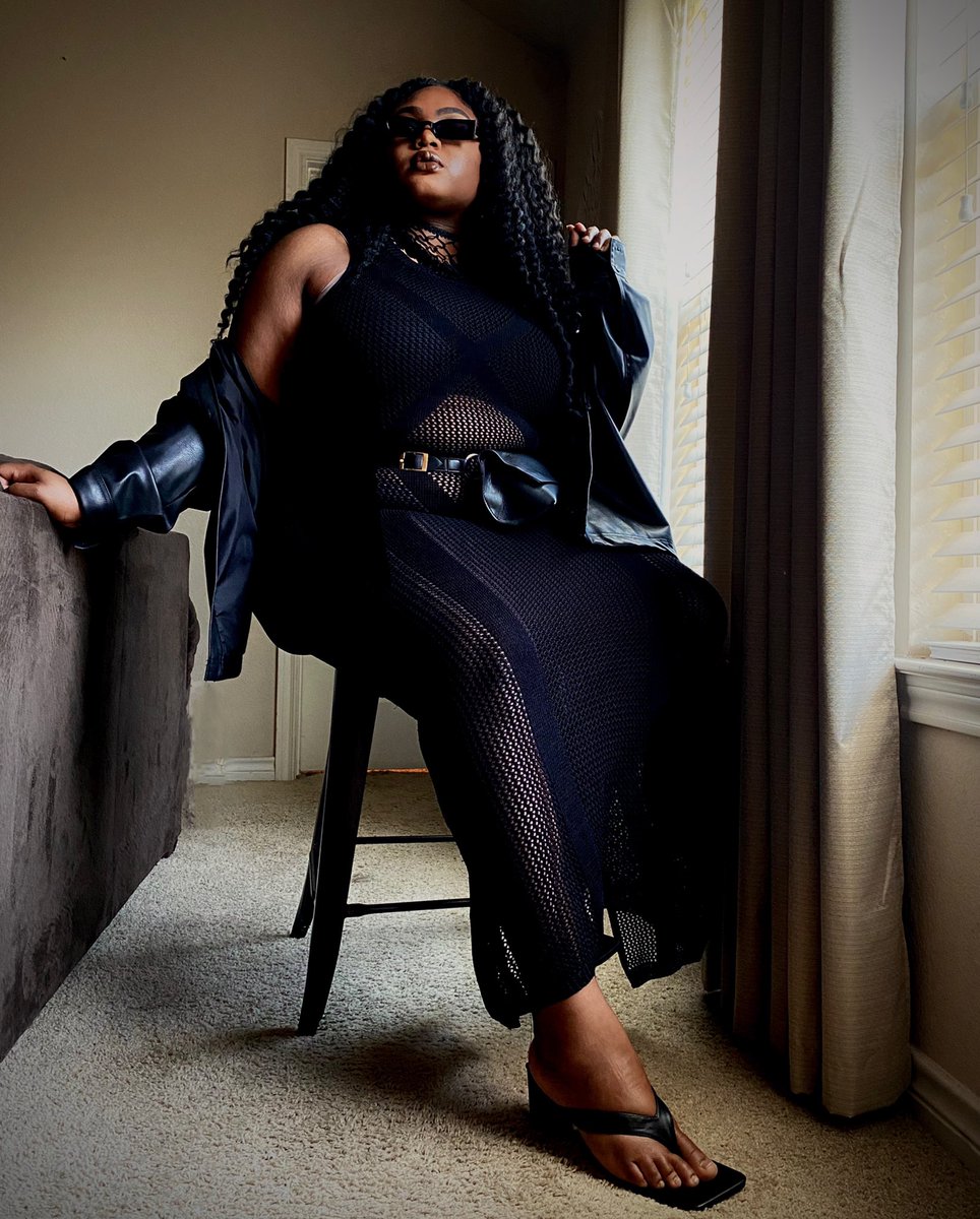 shantidjenne's tweet photo. My #SitInStyle series from my IG, thought Iโd share it here ๐๐ #plussizefashion #BlackTwitter #OOTD #style https://t.co/Kt9gcjLRVj