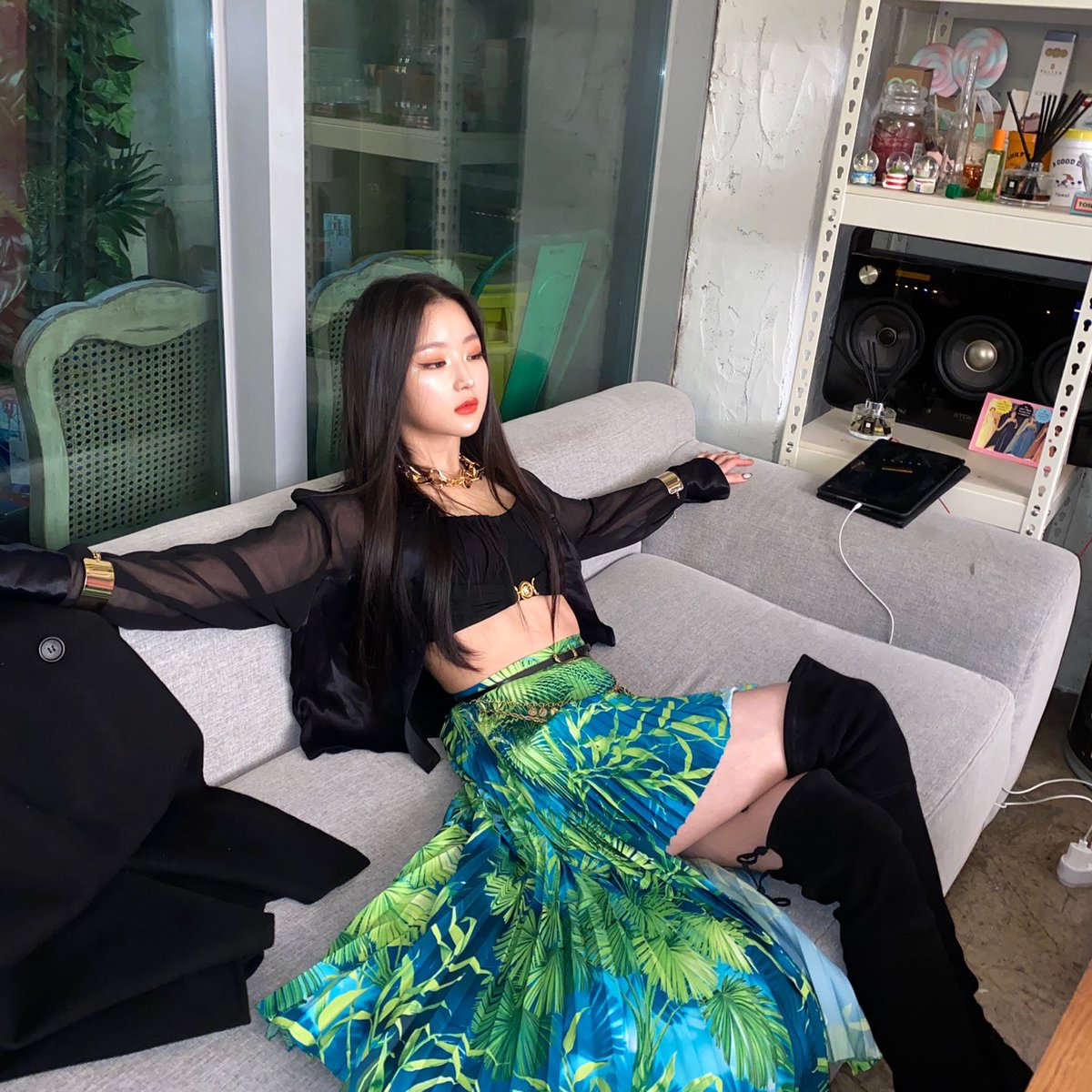 bvndit_py's tweet image. [#UPDATE l 120720]

@bvndit_official💕
.
╰─➤ ✎ Actualización de Seungeun🐵
Mi favorito outfit tropical de Jungle 💕
.
────────
#BVNDIT #밴디트 #BVNDITBUL #Carnival