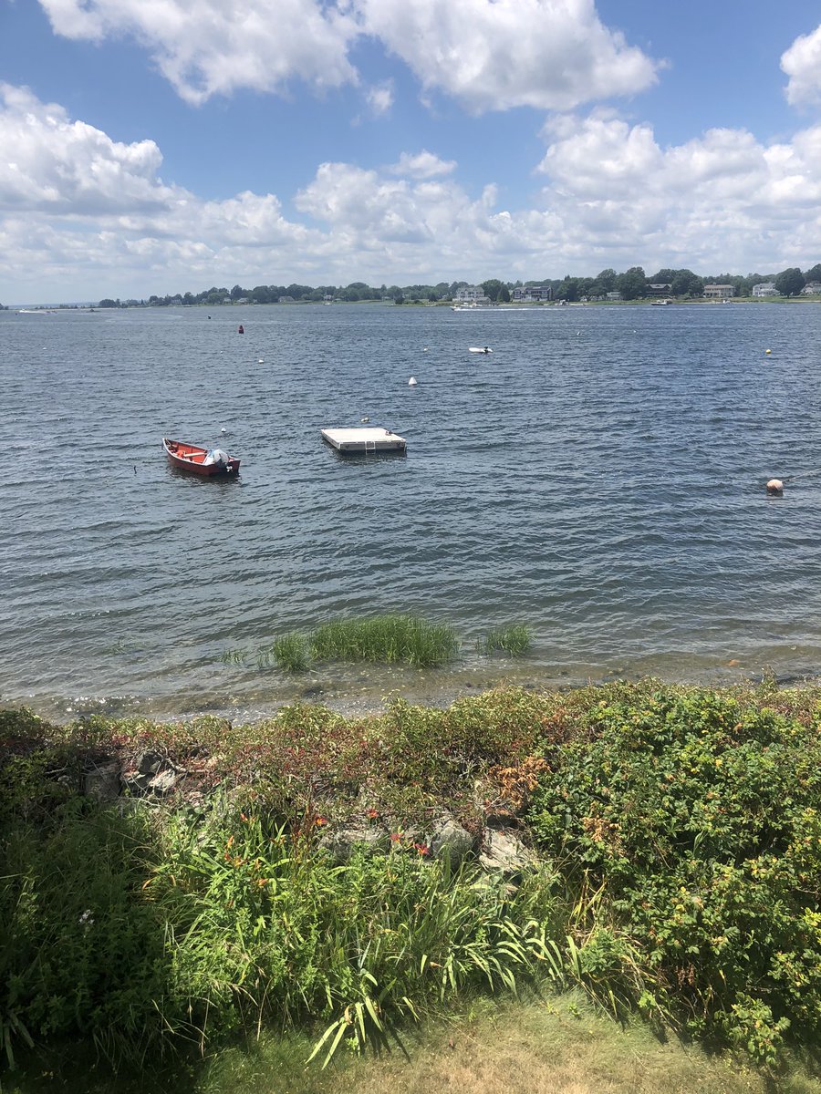 Tderiso10's tweet photo. Gorgeous Sunday ⚓️ Yakking it up on the Warren River &amp; dinner at the beach #Sachuest #Blessed @saderiso @DeRisoJo https://t.co/kJiEsMW1jB
