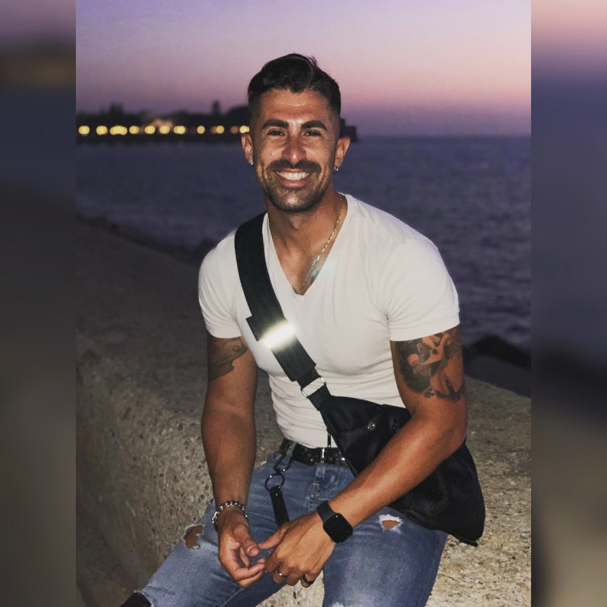 KikeUtrera1's tweet photo. La felicidad no depende de lo que tenemos si no de lo que somos! 😁💪🏼
🇬🇧Happiness does not depend on what we have but on what we are!!😁😁
#cadizfornia #cadiz https://t.co/X3f94R0UCx
