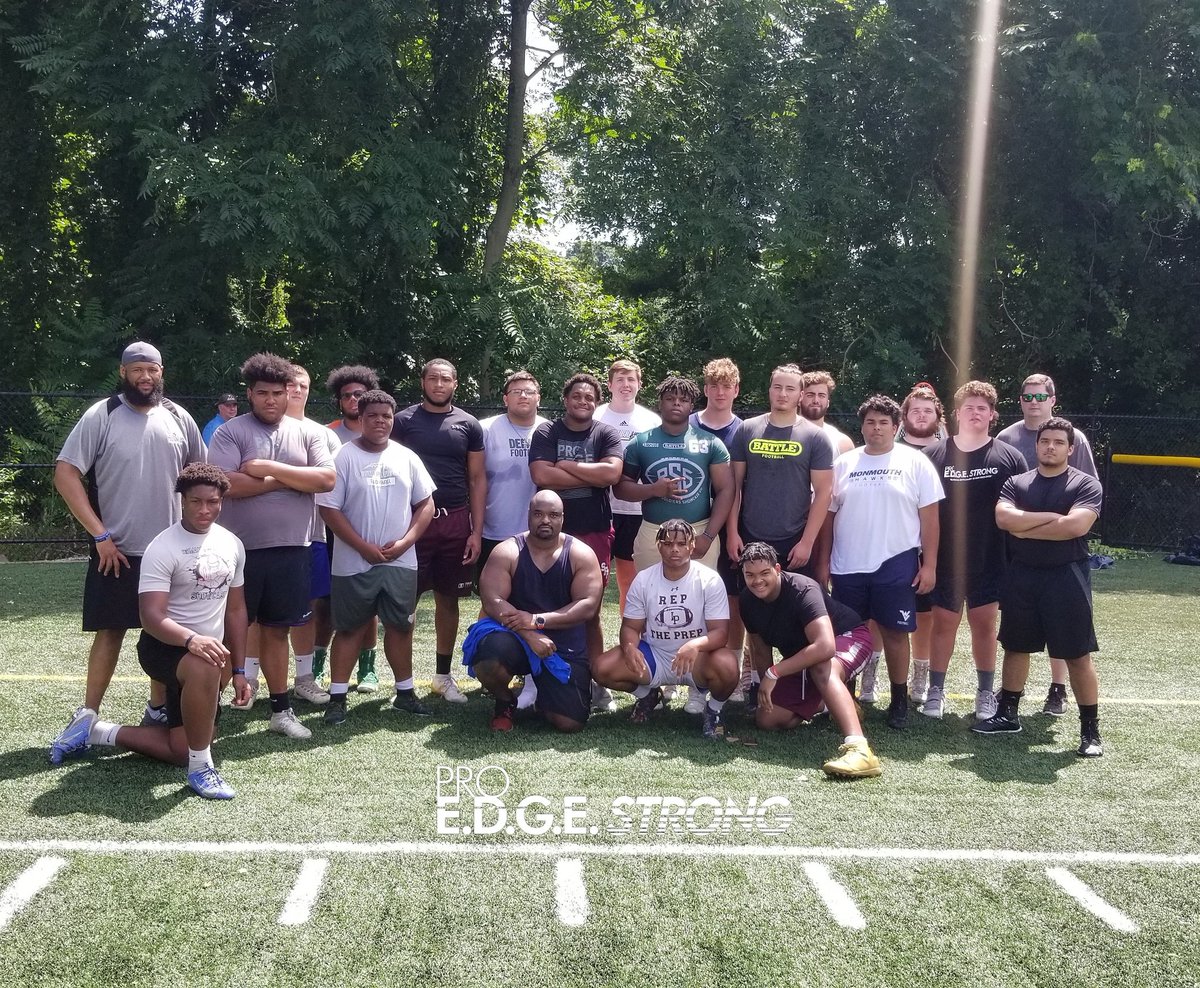 's tweet image. 2021 Senior Class Assessments Day 2 in the books. 14 different schools but 1 #ProEdgeFamily all putting it on the line to get better 💯 #DePaul #IonaPrep #Linden #Montclair #MontclairKimberley #PopeJohn #SJR #SouthPlainfield #SPP #Stepinac #Suffern #Union #WayneHills #WayneValley
