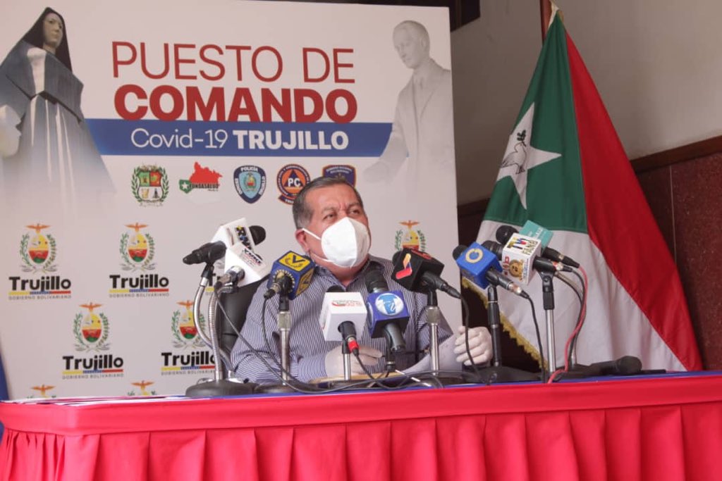 RangelSilva4F's tweet photo. Cumpliendo las instrucciones del presidente @NicolasMaduro realizamos una rueda de prensa en cadena regional de radio y tv para informar a l@s trujillan@s los detalles acerca de esta nueva semana de flexibilización en Trujillo, que está ubicado en el nivel 2. #UnidosPorLaSalud https://t.co/ZTRl2VkTNW