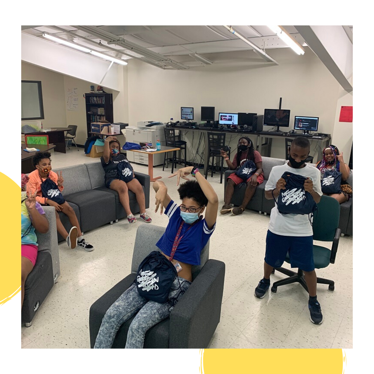 missioncurakid's tweet photo. This month, we have completed our very first project. With the help of community members and friends and family, we have successfully brought smiles to 150 children at Neighborhood House in the Louisville area. https://t.co/zProZAhbdC