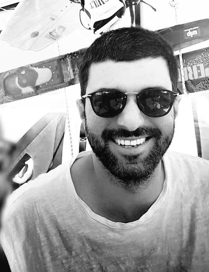 Vanesagiselaca3's tweet photo. New #EnginAkyürek #Bodrun y su Hermosa sonrisa 😁😁😁❤️ https://t.co/VC9jlccnJo