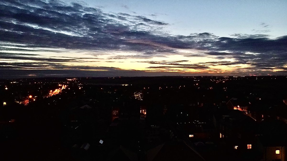 salphotography's tweet photo. Taken an hour after sunset #Notts #sunset #nottingham #sunsetphotography #dronephotography https://t.co/qAAlg8UGXX