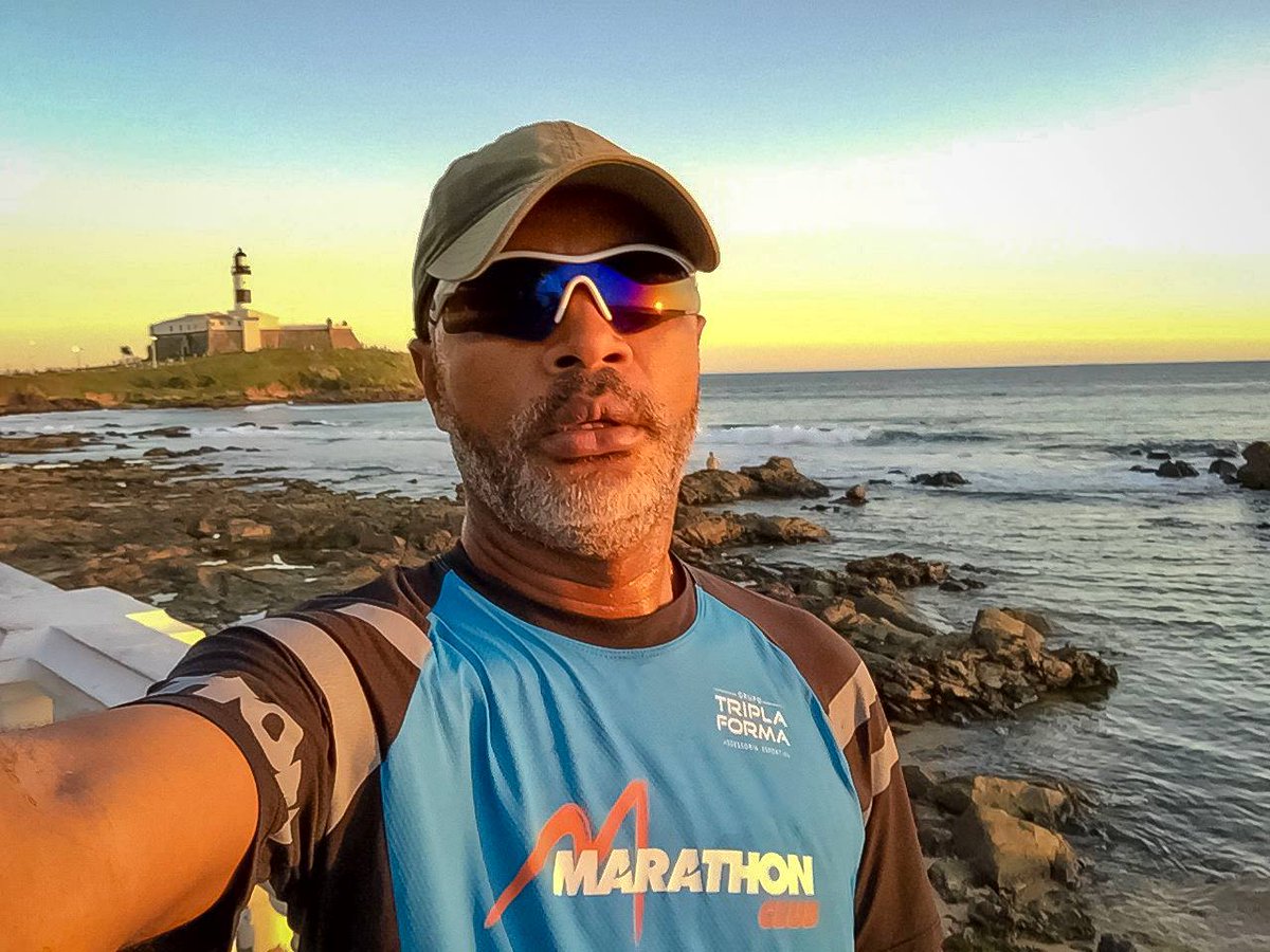 magoolin's tweet photo. saudades de correr 30k pela orla de salvador né meu filho!
#run #triathlon #triatlo 30k #longrun #longao #salvador https://t.co/K45hUNdpLx