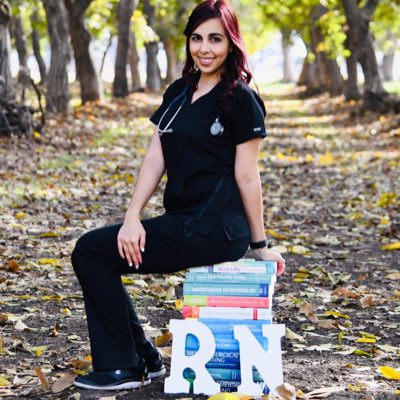 Stacestace42's tweet photo. #CriticalCareRN #NewProfilePic https://t.co/Ej4P8SiS24