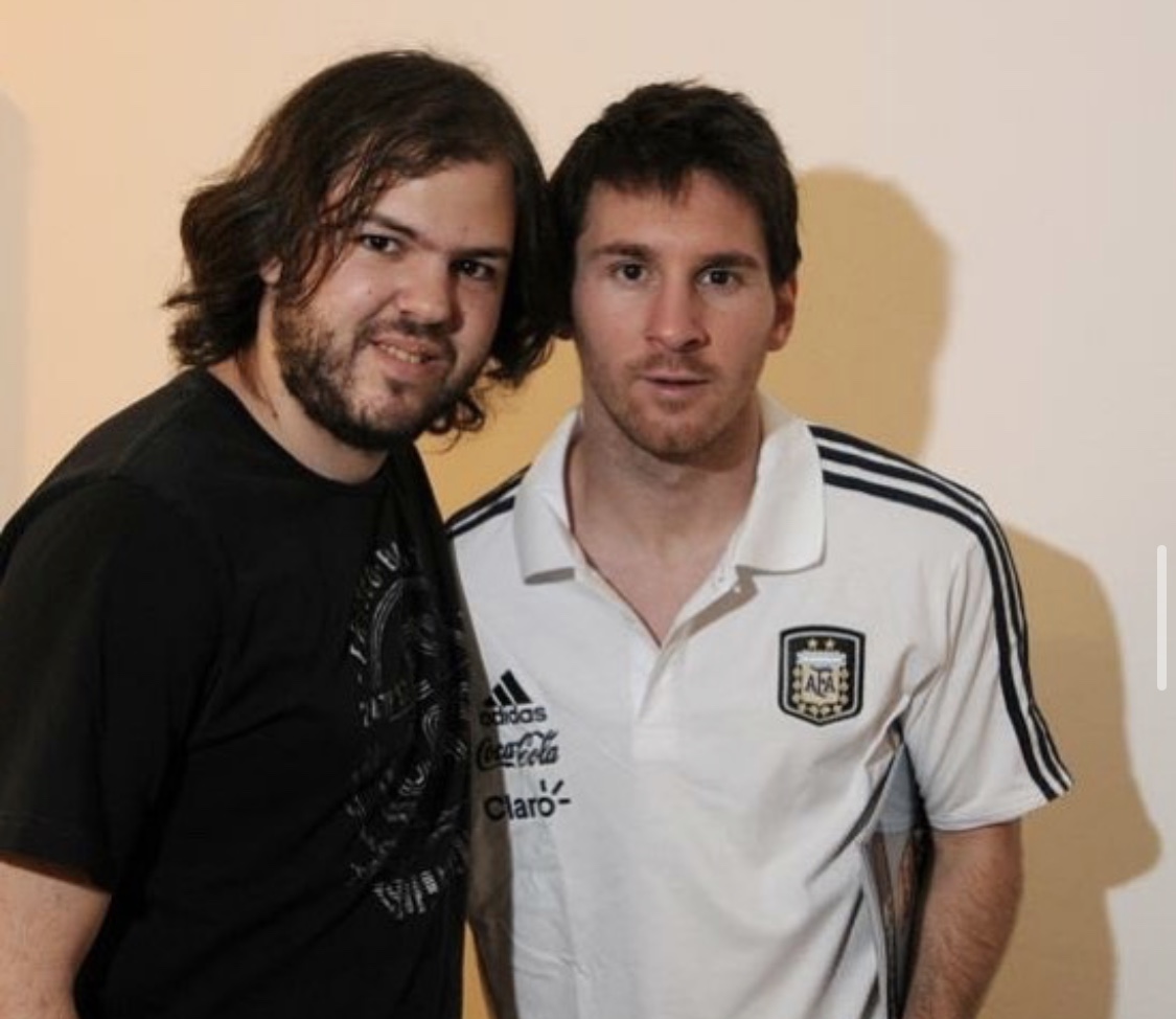 fotoconmessi's tweet photo. ¡Siguen llegando más fotos con Messi!

Mirá más acá ⬇️
https://t.co/oME88RDD1B
https://t.co/z1KSx5nI82
https://t.co/j2rtnsXwjq https://t.co/CnK1opHe5c