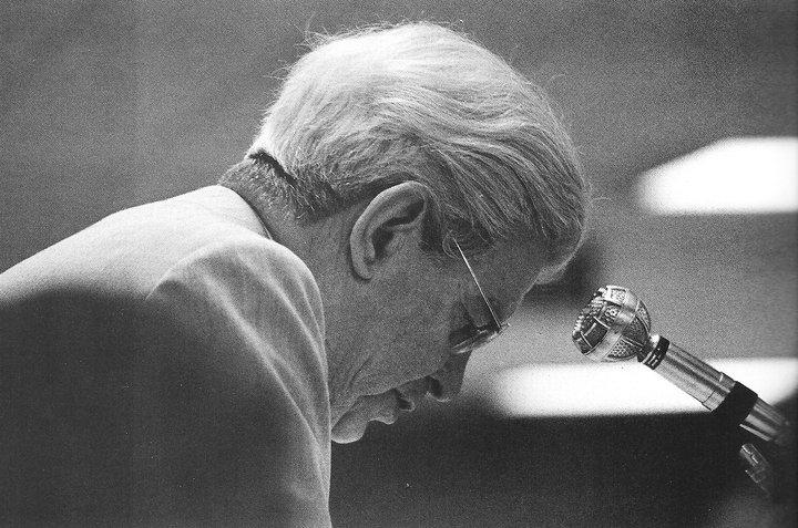 NelcfCaracas's tweet photo. #Lacan en Caracas “Vengo aquí antes de lanzar mi Causa Freudiana. Cómo ven no me desprendo de este adjetivo. Sean ustedes lacanianos, si quieren. Yo soy freudiano.” #12Julio #psicoanalisis https://t.co/RUncwml1lj