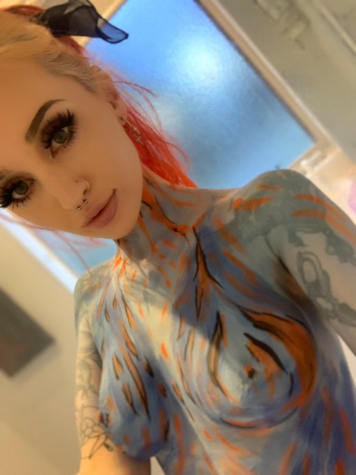 Had so much fun painting with my onlyfans subs yesterday 🎨 if you missed it the two hour livestream recording