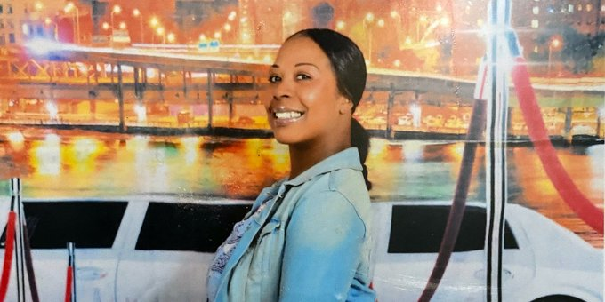 dead at 43Tiffany Mofield was an inmate at Edna Mahan Correctional Facility in Union, NJ. She died from  #COVID, after begging guards to let her out of a locked shower cause she couldn't breathe; women are handcuffed to a belly belt and locked inside.  https://bit.ly/3fzVOTL 
