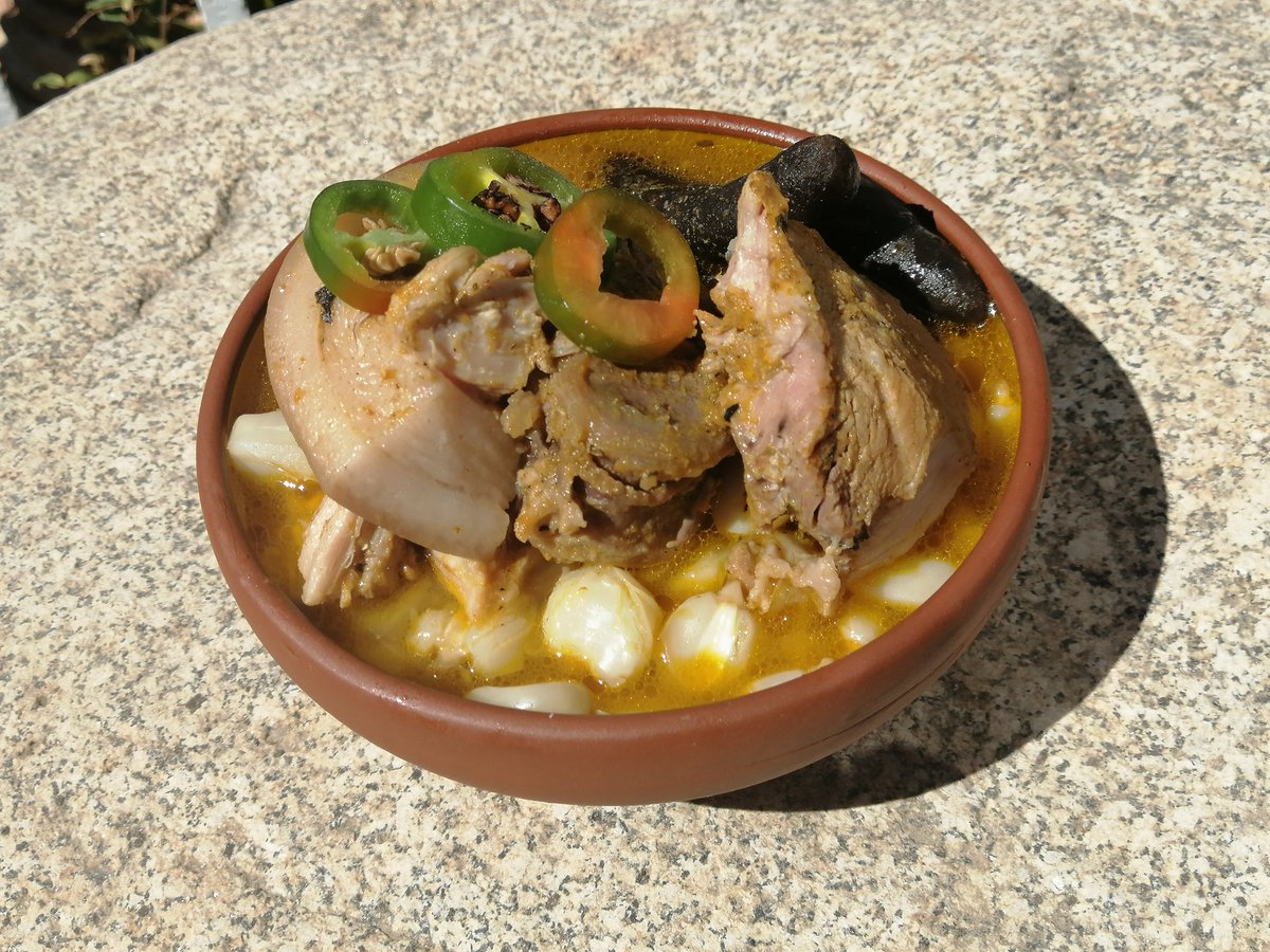VisceralArauz's tweet photo. También está jornada dedicada a #ComidaPaceña con #Fricasé🐖 #sajta🐔 y #Pesqe
Preparación de catálogo, degustación de sabores, reunión de amigos.
Amamos la comida
Respetamos la cocina
#PatrimonioAlimentario
#PatrimonioGastronómico https://t.co/LoiU11a53y