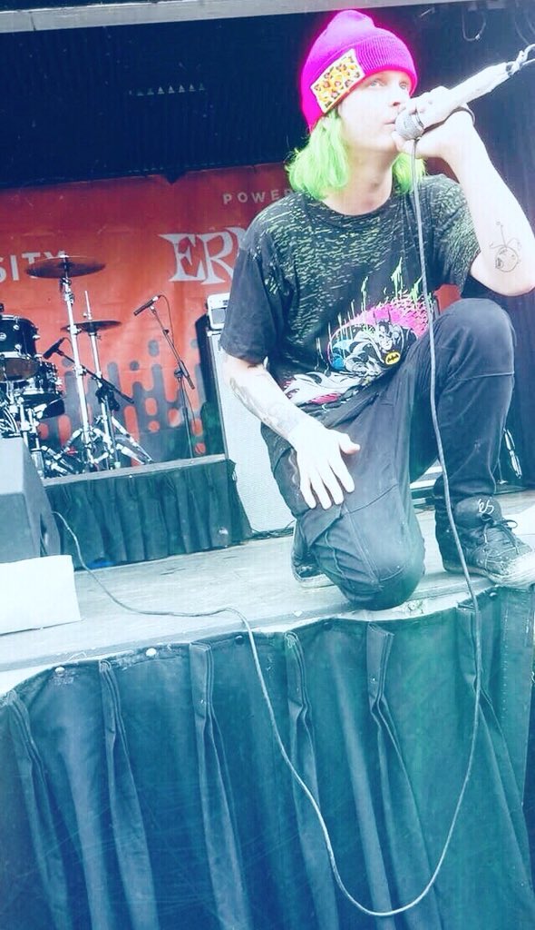 JeremyRomance's tweet photo. This is from the last @VansWarpedTour 
But the first Jeremy Romance live to the world.
I’ve faught for everything I do while dealing with physical and mental illness. Fuckin never fit in with the cool kids or the underground edgy kids. I’m me. In my own lane. Fuck off or join me https://t.co/xduYD4eaOr
