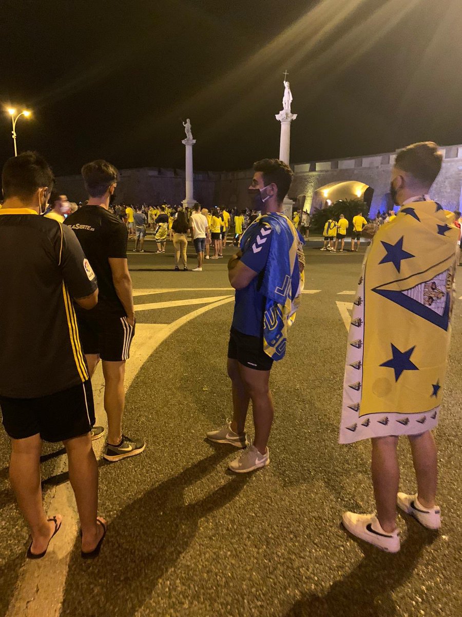 jose_mesa17's tweet photo. Se puede celebrar un ascenso haciendo las cosas bien el que no las hace es por que no quiere y no soy menos ni mas cadista que nadie 💙💛 https://t.co/32WZ1fMRGS