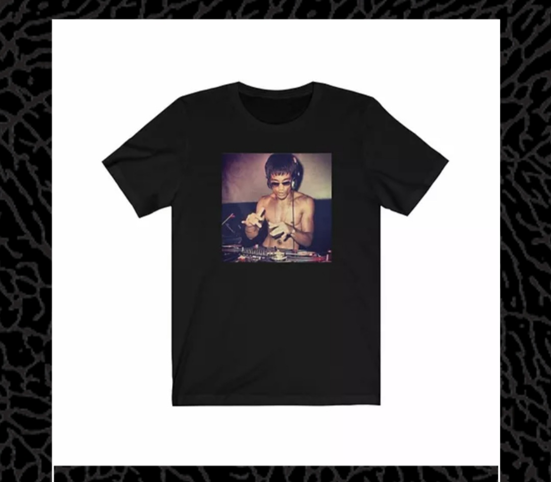 Vixenj0601's tweet photo. Cant wait to rock my new tshirt from
https://t.co/nsn0LP1r9v
#showlove #SupportSmallBusinesses #technoteez #techno #EDM #VixenJ #Elementsofnight #EON https://t.co/xt7y0RWAg9