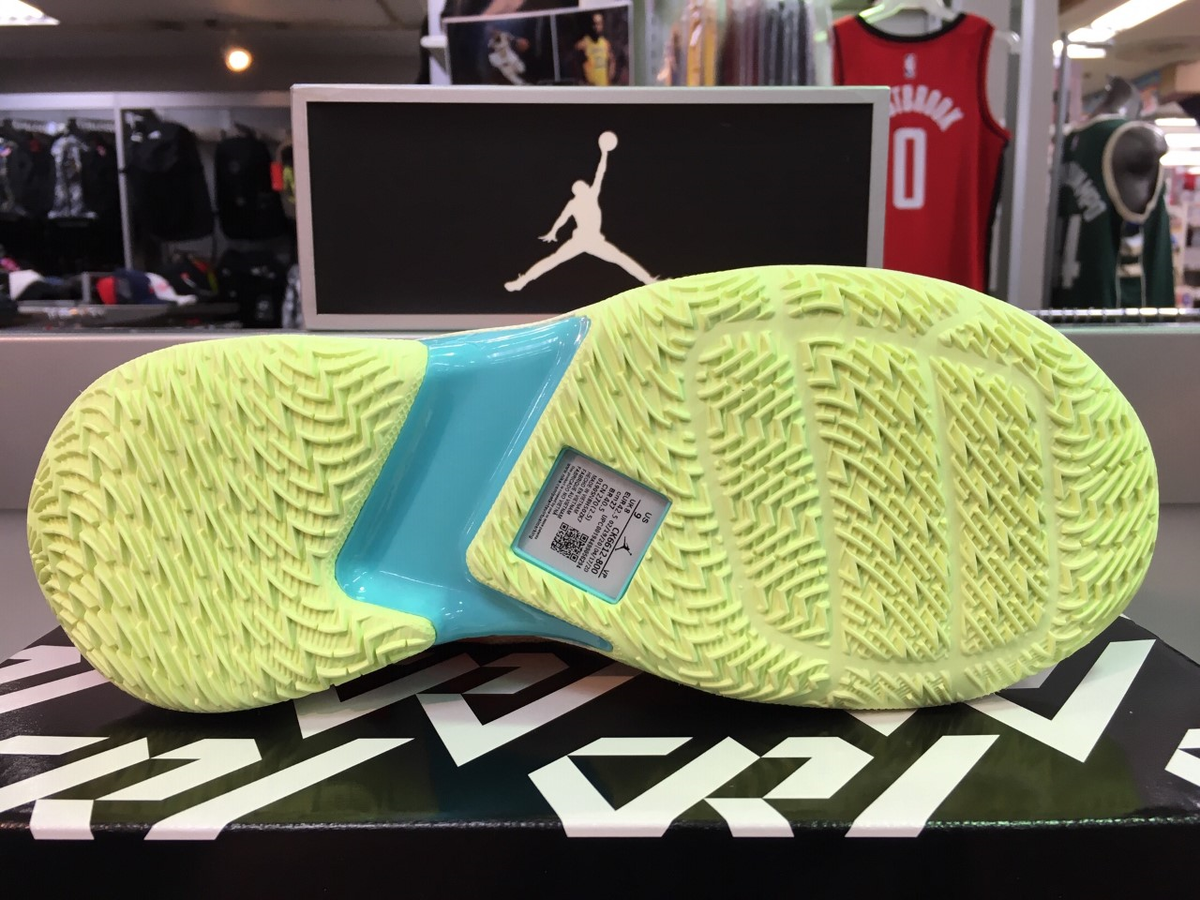 gallery2basket's tweet photo. 【7/15(水)発売】JORDAN WHY NOT ZER0.3 SE PF(CK6612-800)
https://t.co/hnBlYqMPeT
#gallery2 #ギャラリー2 #ギャラ2 #jordan #バッシュ #whynotzer03 #jordanwhynotzer03 #whynotzero3 #jordanwhynotzero3 #jordanwhynot #westbrook #jordanwhynotzero3se #whynotzero3se #whynot #ジョーダン https://t.co/NHV9JDi8pf