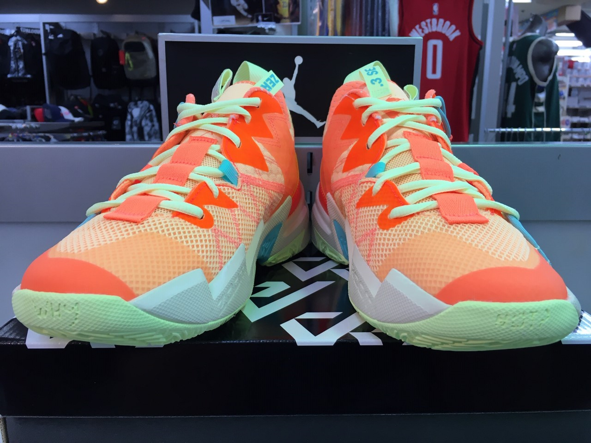 gallery2basket's tweet photo. 【7/15(水)発売】JORDAN WHY NOT ZER0.3 SE PF(CK6612-800)
https://t.co/hnBlYqMPeT
#gallery2 #ギャラリー2 #ギャラ2 #jordan #バッシュ #whynotzer03 #jordanwhynotzer03 #whynotzero3 #jordanwhynotzero3 #jordanwhynot #westbrook #jordanwhynotzero3se #whynotzero3se #whynot #ジョーダン https://t.co/NHV9JDi8pf