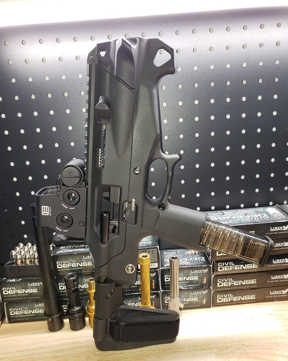 AZWS's tweet photo. Got my @EOTechInc XPS 3.0 mounted on my @FireControlUnit. @ETSGroupLLC P320 mags came in and filled them with @LibertyAmmo instantly.
•
•
•
•
#sigsauerinc #p320 #eotech #xps30 #firecontrolunit #LibertyAmmo… https://t.co/LcEOOpVPWm https://t.co/9aAwDrQ3L4