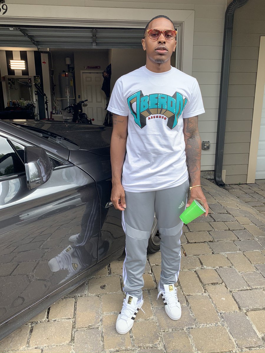scrilldavis's tweet photo. When I started seeing some real paper, I didn’t go buy a fancy car, and all the other materialistic things like most. I was thinking longterm. I invested my money into a new restaurant of mine..ownership and residuals is KEY .ICON https://t.co/9xk5rszVkb #checkmate https://t.co/3QhsoUJxeE