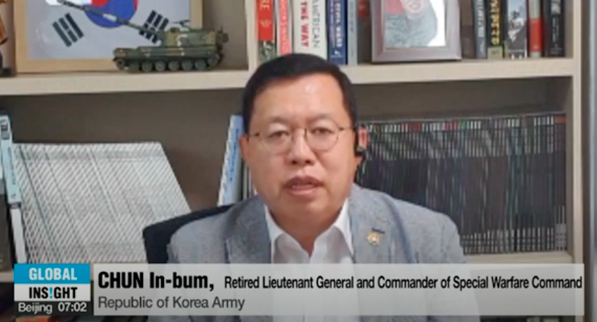 NewsArirang's tweet photo. Kim Jong-un's sister Kim Yo Jong rules out US-N. Korea summit with a bit of possibility open. Former S. Korean Special Warfare Commander CHUN In-bum and @CFR_org Senior Fellow for Korea Studies @snydersas discuss the possibility of a third #KimTrump summit https://t.co/Rkv0AKrqdI https://t.co/npSr505jOl