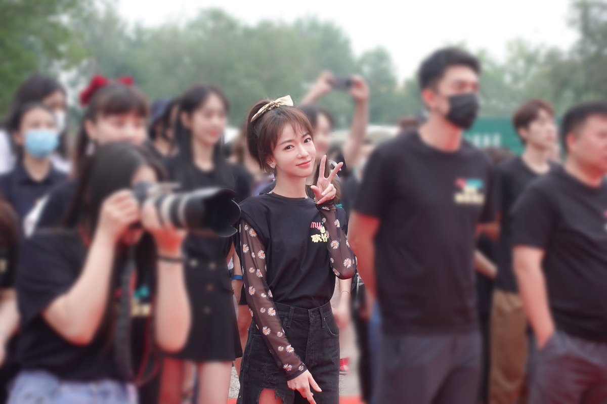 cdramarumours's tweet photo. #LinGengxin and #WuJinyan confirmed for #BargainDivision (new English title is #BargainQueen) as filming ceremony is held today 

#砍价师 #我的砍价女王 https://t.co/7TzpF99VNK