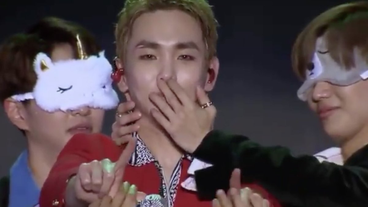 everything he does to kibum